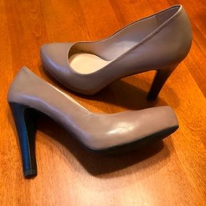 Women’s Pumps- EUC